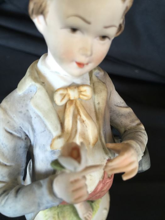 VINTAGE BOY AND GIRL FIGURINES BY ANDREA FOR SADEK [Photo 10]