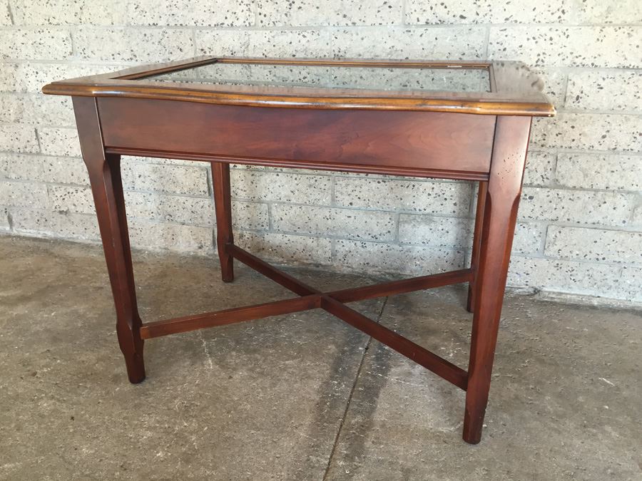 Drexel Shadow Box Display End Table Curio Table [Photo 4]