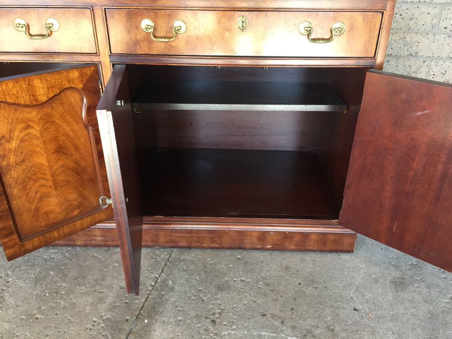Thomasville Mahogany Buffet [Photo 18]
