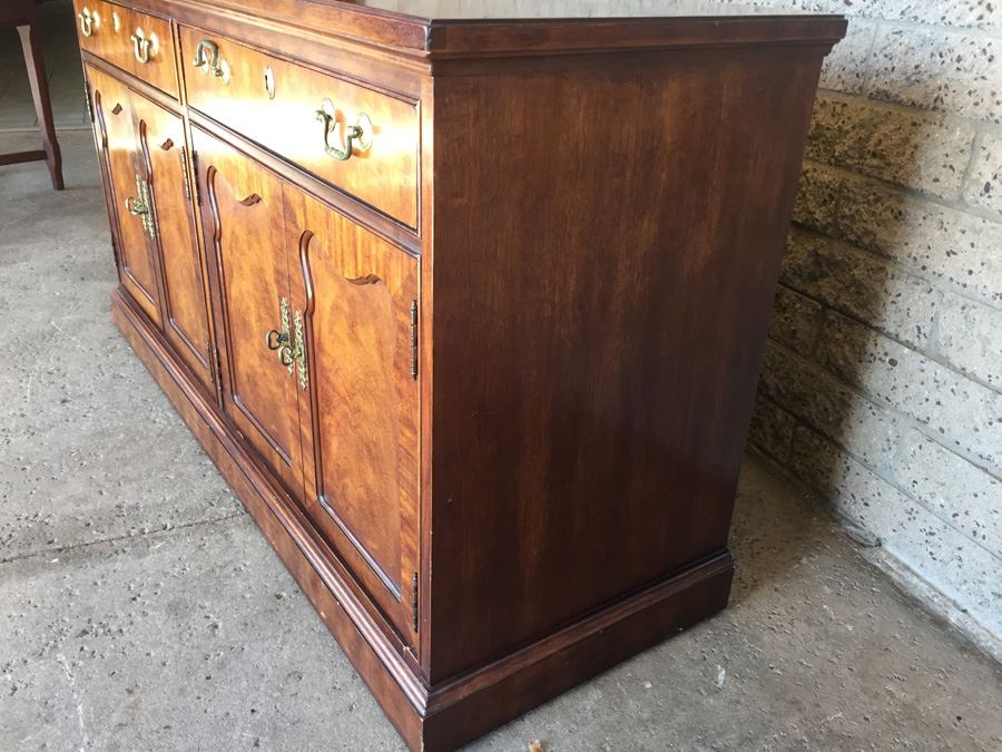 Thomasville Mahogany Buffet [Photo 8]