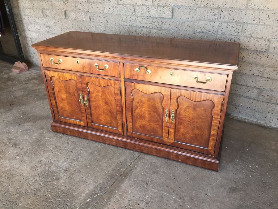 Thomasville Mahogany Buffet [Photo 5]