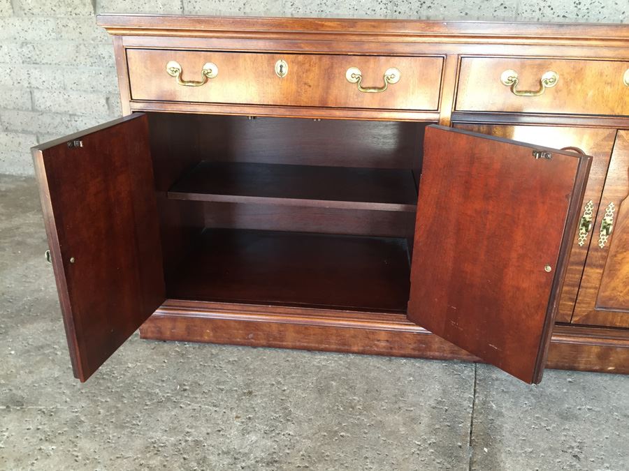 Thomasville Mahogany Buffet [Photo 16]