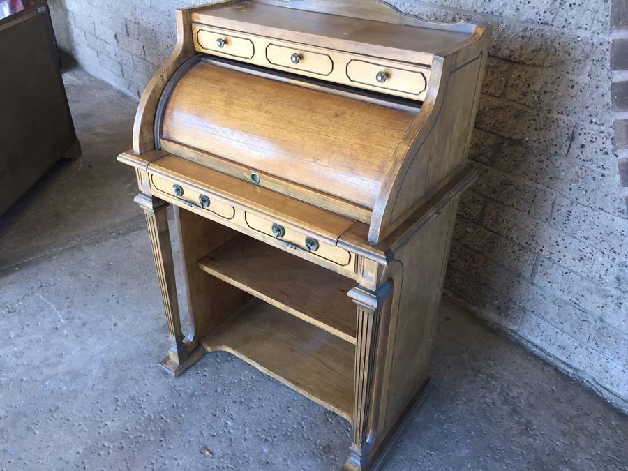 Small Rolltop Desk [Photo 5]