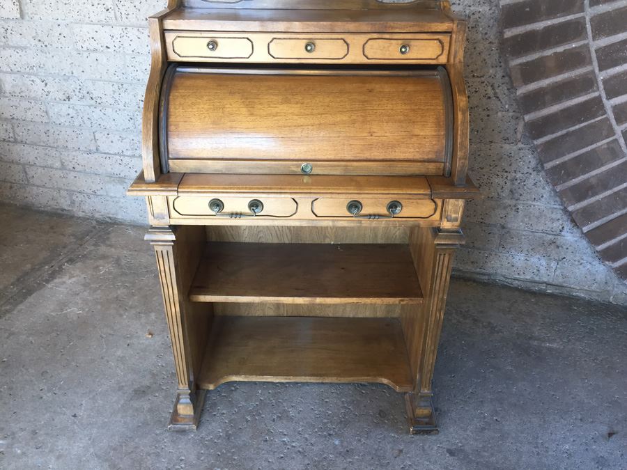 Small Rolltop Desk [Photo 4]