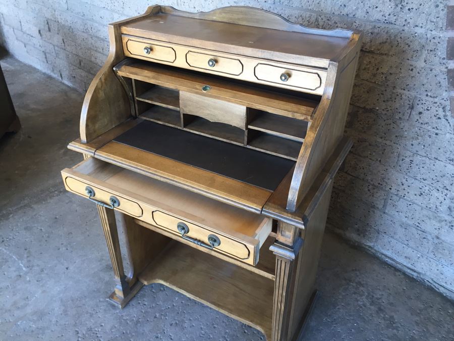 Small Rolltop Desk [Photo 3]