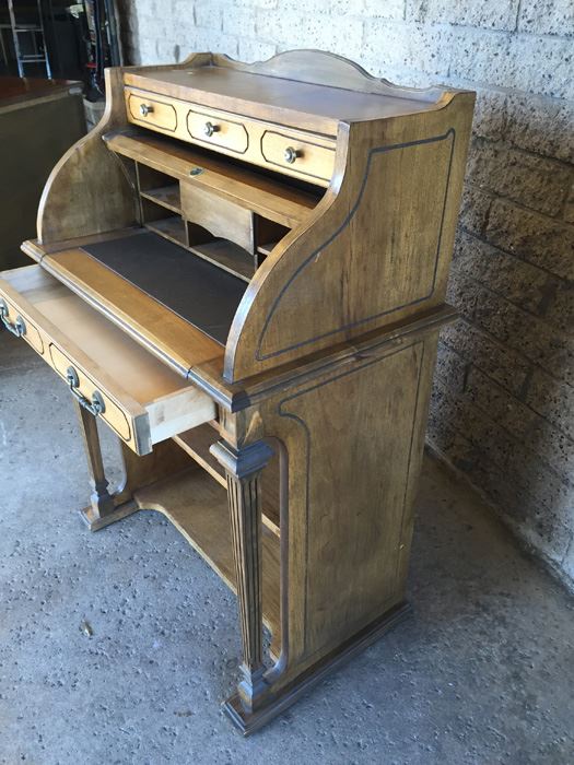 Small Rolltop Desk [Photo 9]