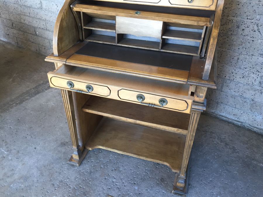 Small Rolltop Desk [Photo 8]