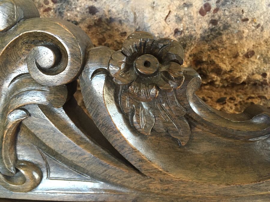 Antique Buffet With Turned Legs [Photo 8]