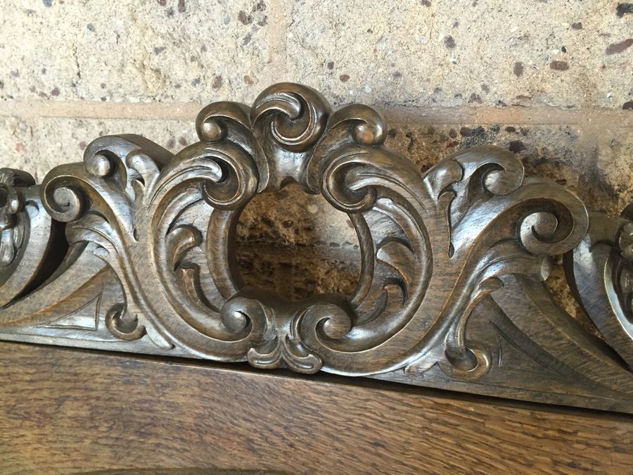 Antique Buffet With Turned Legs [Photo 3]