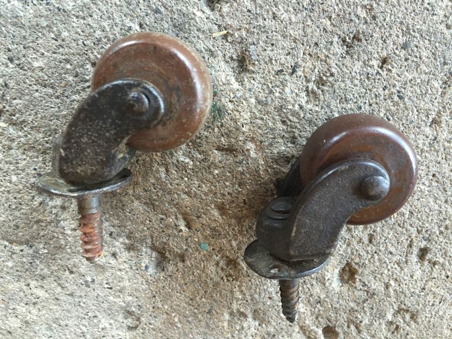 Antique Maroon Tufted Leather Chair On Casters [Photo 9]