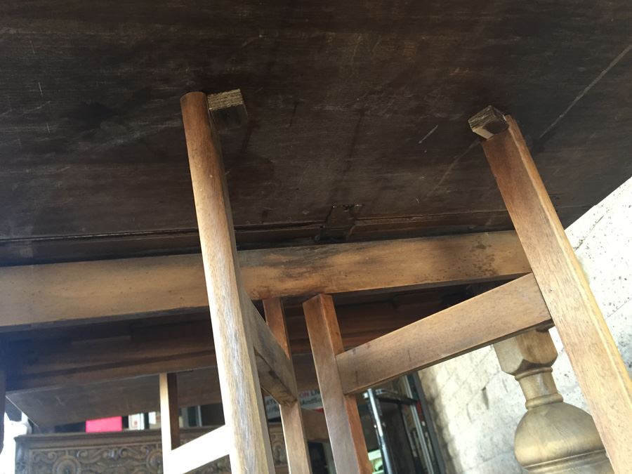 Drop-Leaf Gateleg Table [Photo 12]