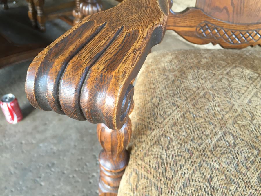 Large Antique Table With Built In Leaves And Six Chairs [Photo 22]