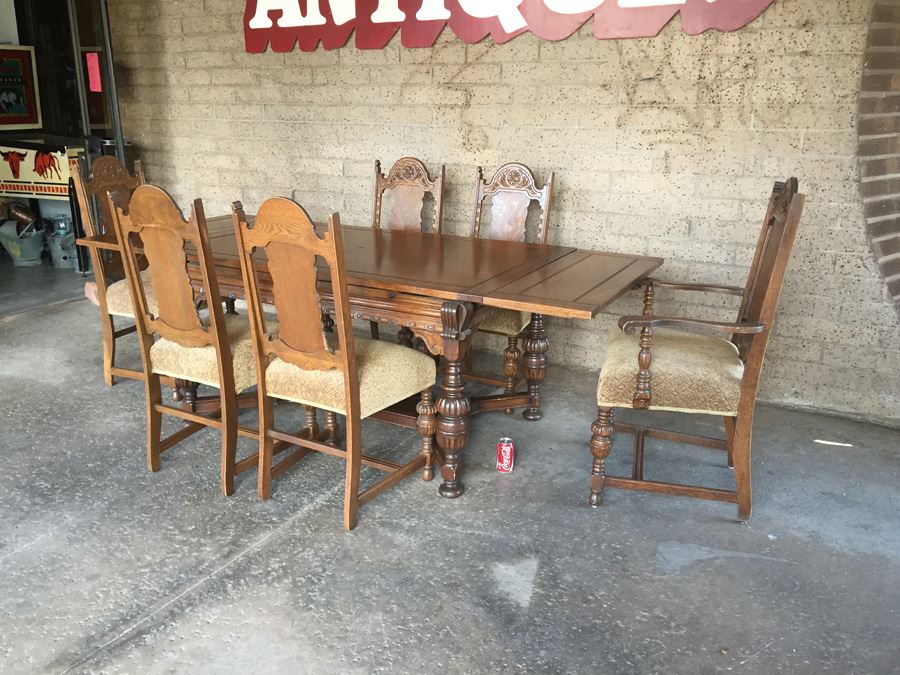 Large Antique Table With Built In Leaves And Six Chairs [Photo 19]