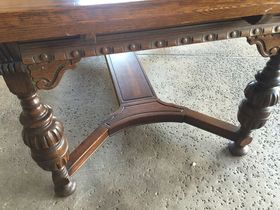 Large Antique Table With Built In Leaves And Six Chairs [Photo 12]