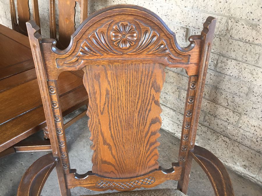 Large Antique Table With Built In Leaves And Six Chairs [Photo 23]
