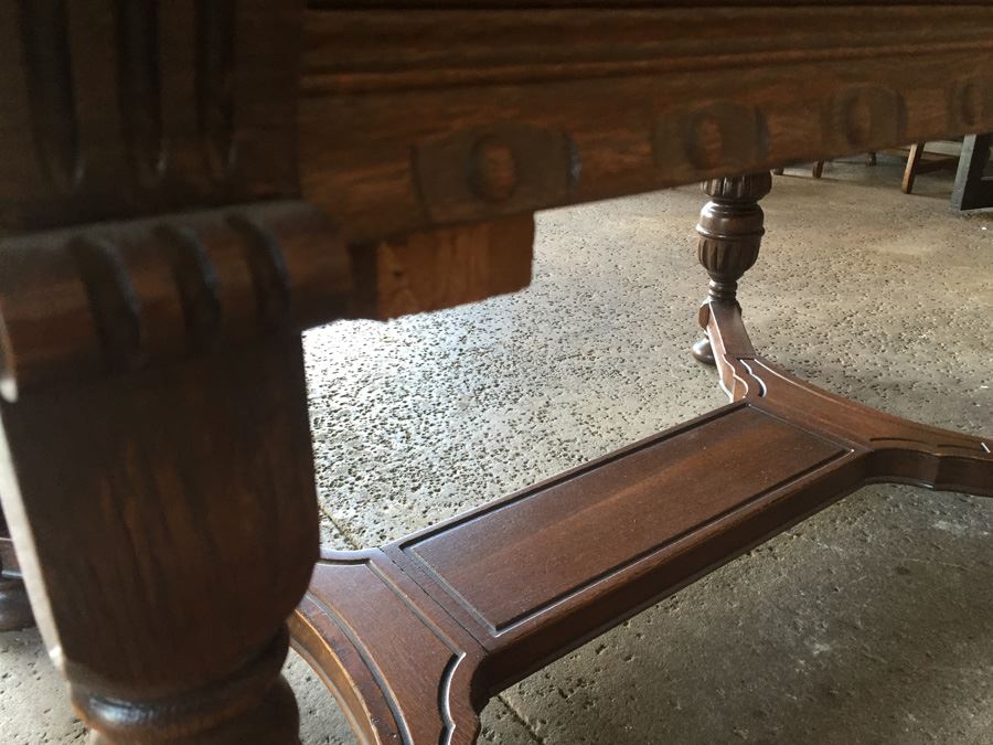 Large Antique Table With Built In Leaves And Six Chairs [Photo 17]