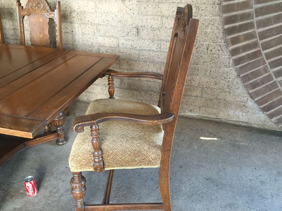 Large Antique Table With Built In Leaves And Six Chairs [Photo 21]
