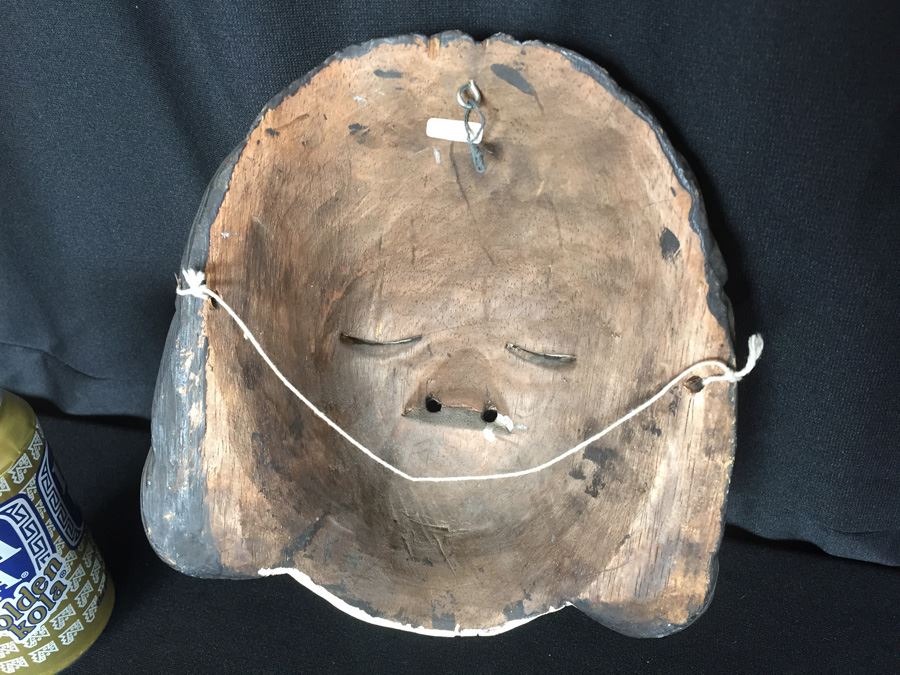 Hand Painted Hand Carved Balinese Woman Mask [Photo 3]