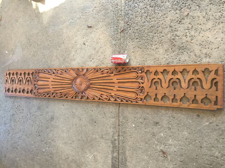 Large Wooden Decorative Carving [Photo 2]