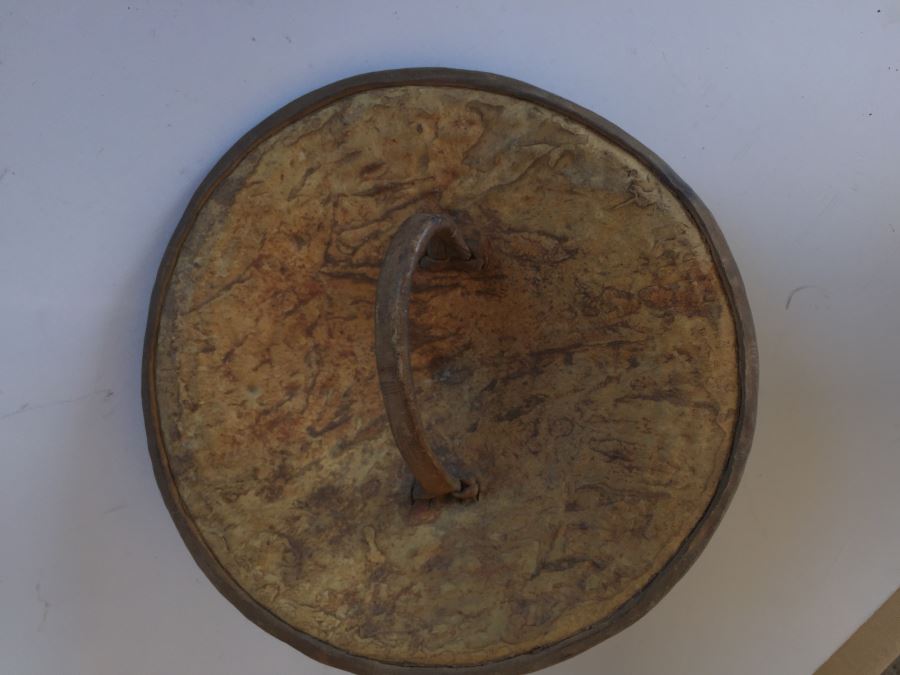 Small Primitive Shield [Photo 2]