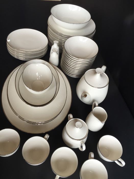 Large Set Of Noritake Ivory China Lorelei [Photo 16]