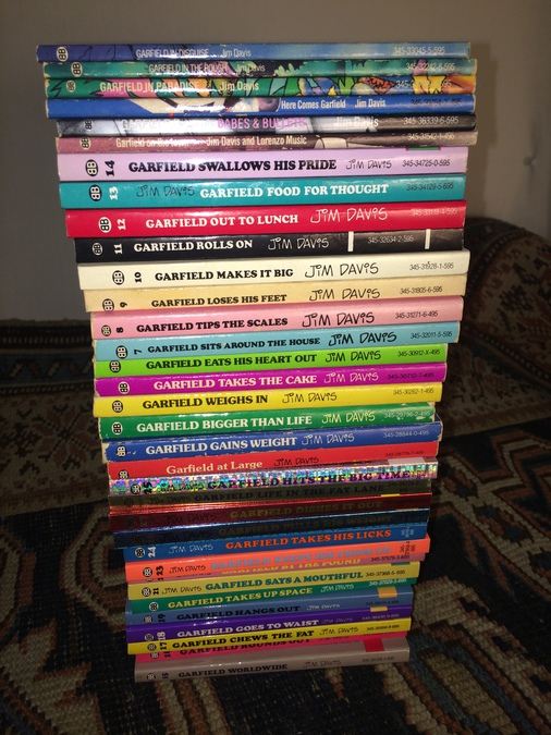 Huge Lot of Garfield Books [Photo 1]