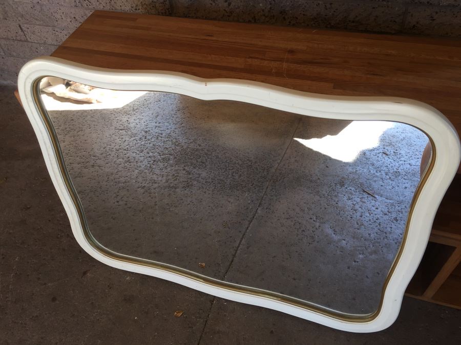 White And Gold Mirror [Photo 3]