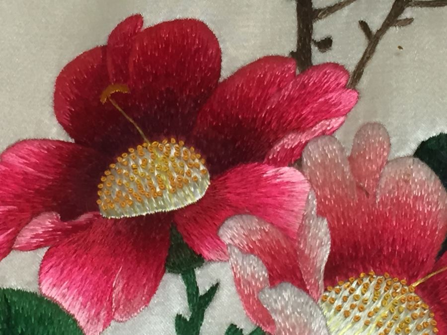 Pair Of Vintage Framed Chinese Silk Embroideries Hand Made [Photo 9]