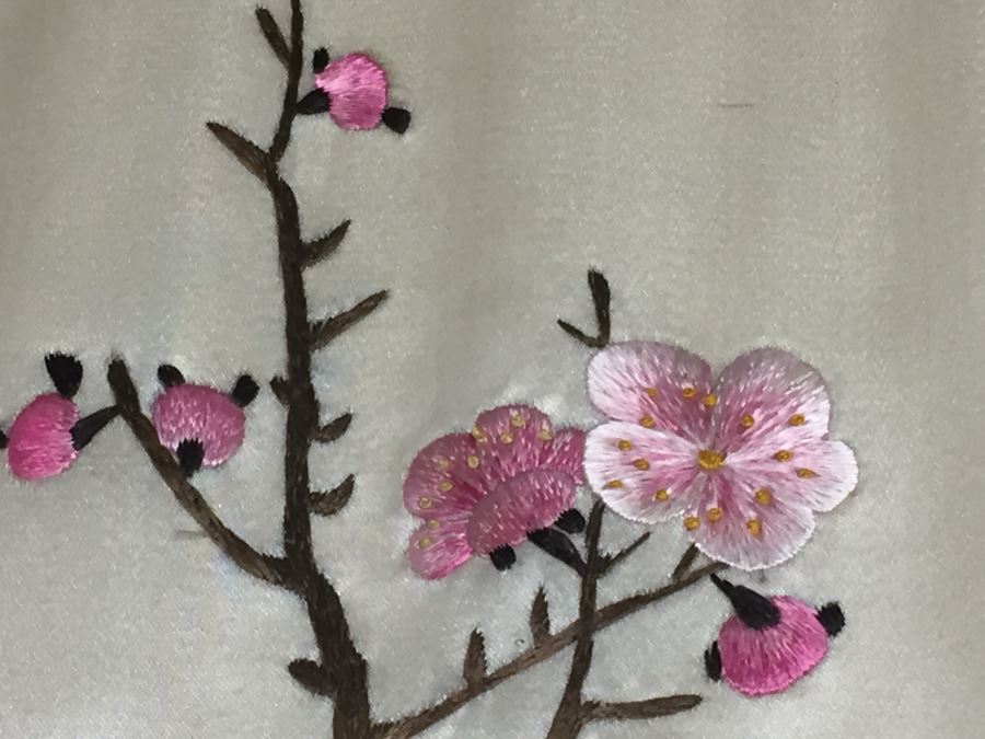 Pair Of Vintage Framed Chinese Silk Embroideries Hand Made [Photo 10]