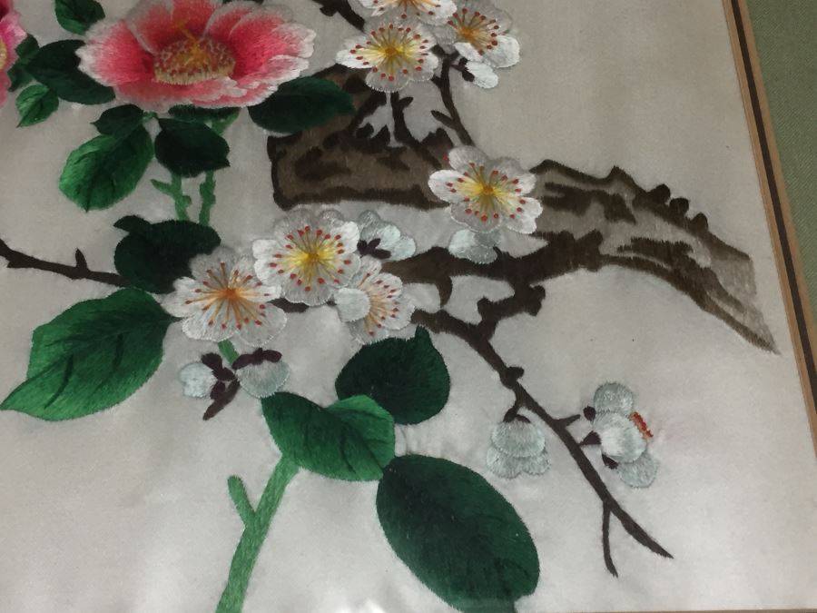 Pair Of Vintage Framed Chinese Silk Embroideries Hand Made [Photo 20]