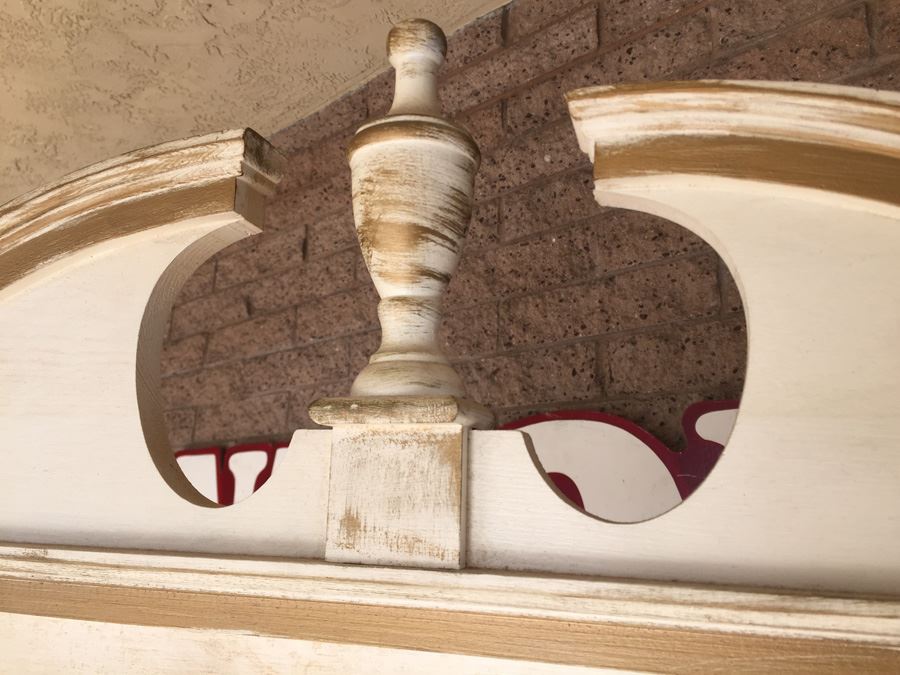 White And Gold Corner Cabinet [Photo 8]