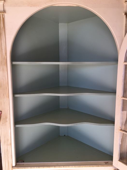 White And Gold Corner Cabinet [Photo 10]