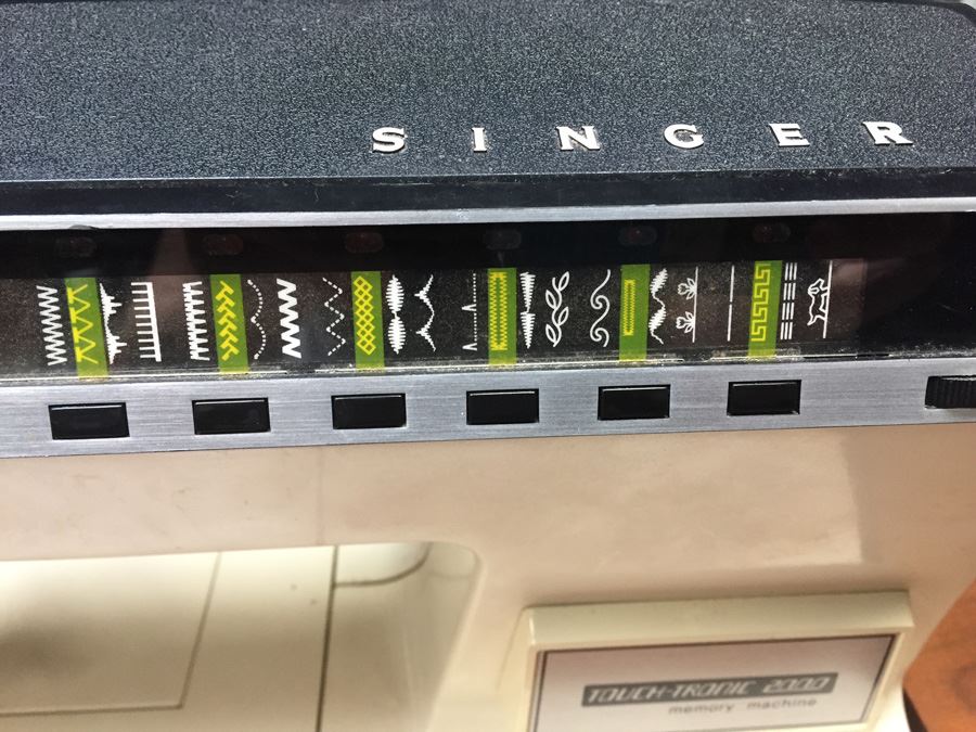 Singer Sewing Machine And Desk Packed With Sewing Goodies Touch-Tronic 2000 [Photo 10]