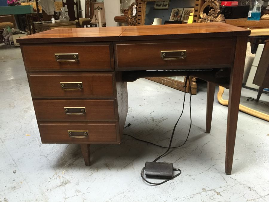 Singer Sewing Machine And Desk Packed With Sewing Goodies Touch-Tronic 2000