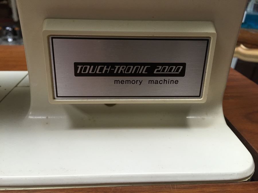 Singer Sewing Machine And Desk Packed With Sewing Goodies Touch-Tronic 2000 [Photo 11]