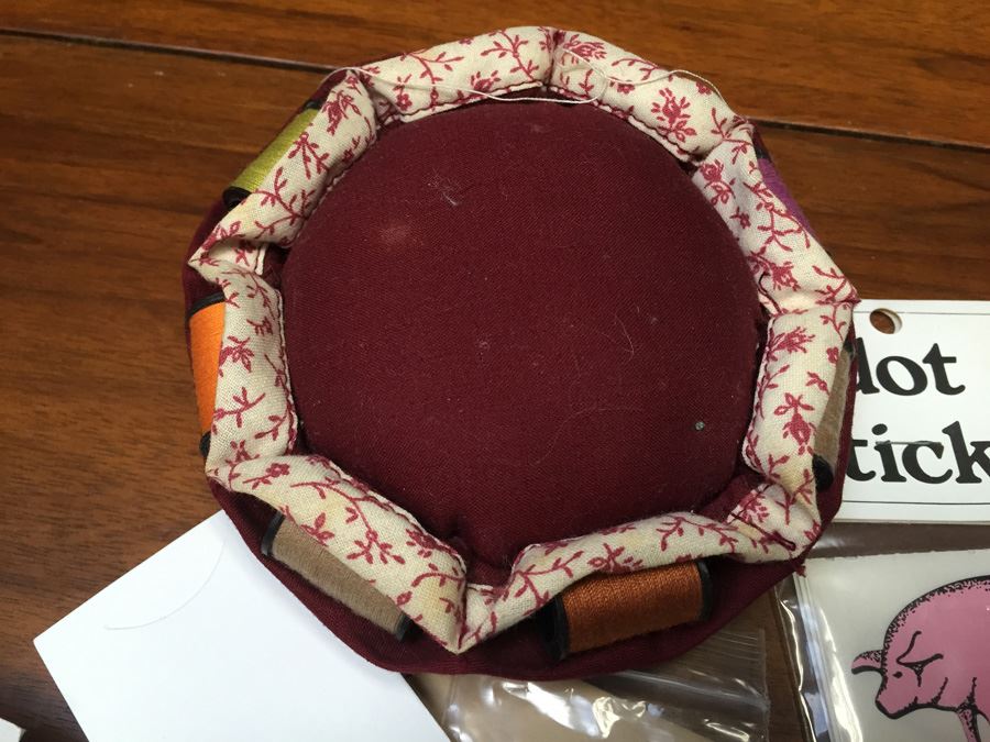 Singer Sewing Machine And Desk Packed With Sewing Goodies Touch-Tronic 2000 [Photo 18]