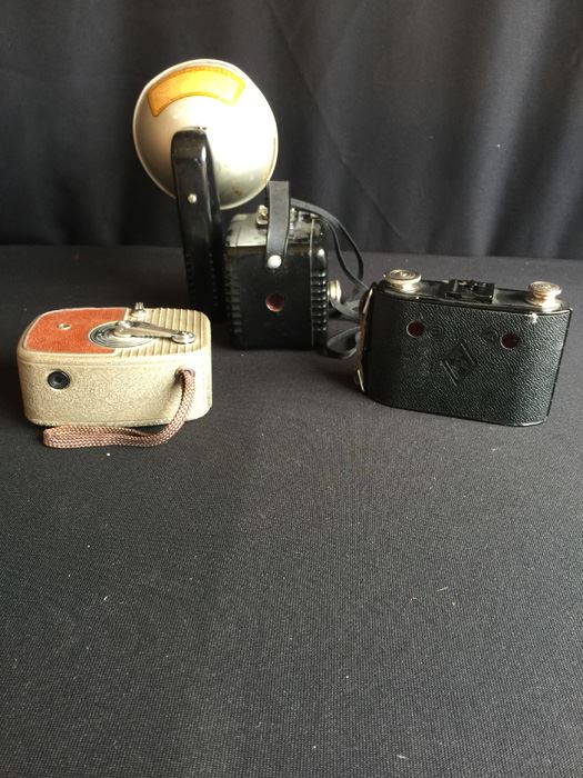 Vintage Camera Lot [Photo 9]