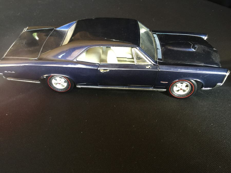 1966 Pontiac GTO 1/18 ERTL Collectible [Photo 5]