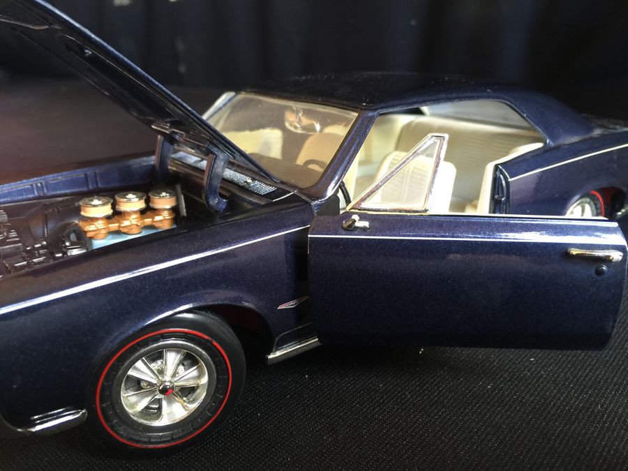 1966 Pontiac GTO 1/18 ERTL Collectible [Photo 3]