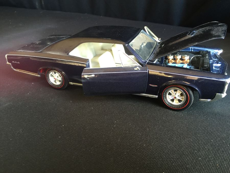 1966 Pontiac GTO 1/18 ERTL Collectible [Photo 7]