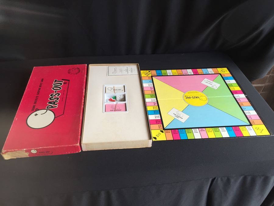1965 Pass-Out Board Game [Photo 4]