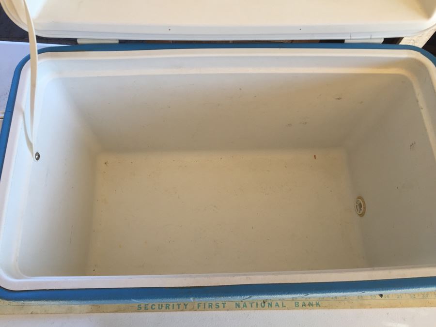 Blue Coleman Cooler [Photo 3]