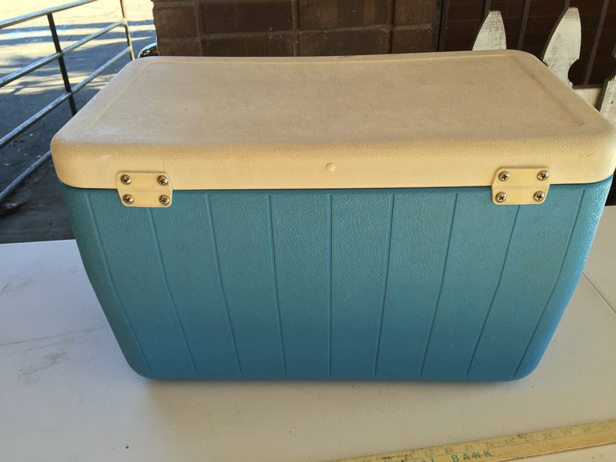 Blue Coleman Cooler [Photo 8]