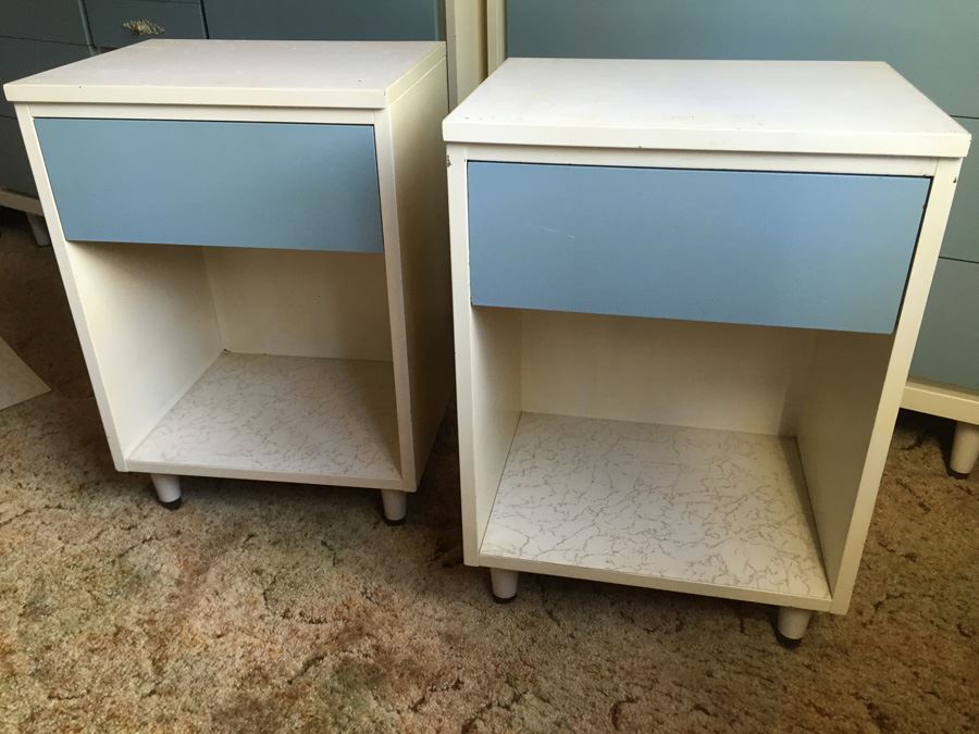 4-Piece Mid-Century Modern Blue Painted Bedroom Set [Photo 4]