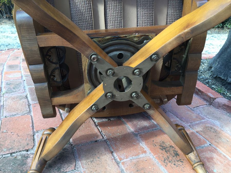 Swivel Rocker Maple Chair [Photo 6]