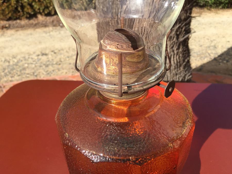 Amber Kerosene Lamp With Glass Chimney [Photo 4]