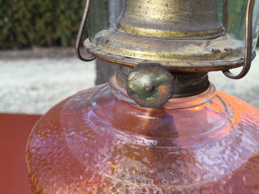 Kerosene Lamp With Glass Chimney [Photo 5]