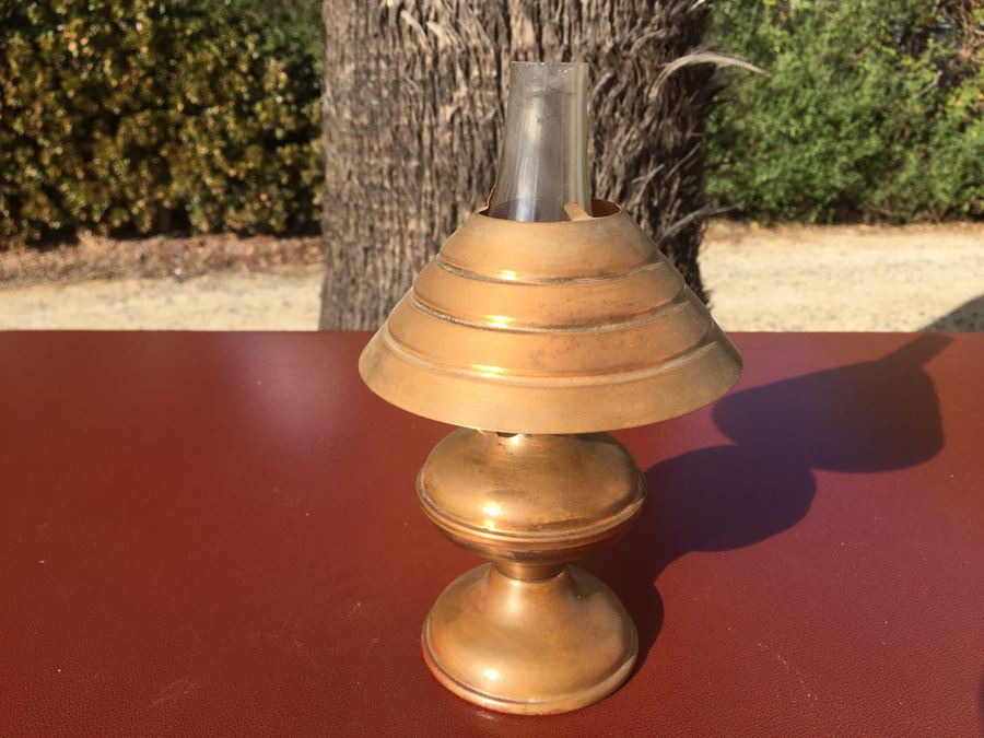 Copper Kerosen Lamp With Glass Chimney And Copper Shade