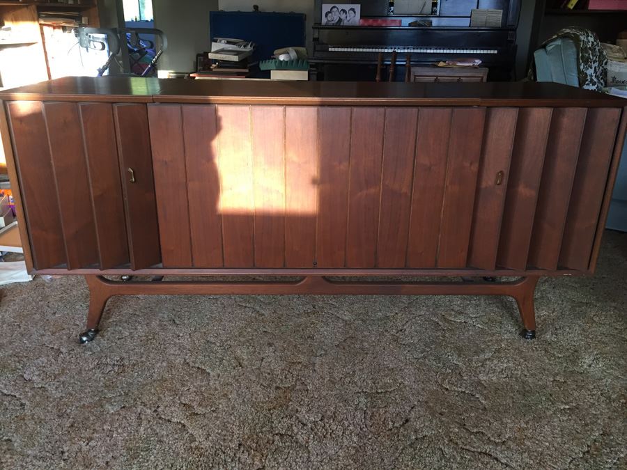 Mid-Century Stereo Console Cabinet Gutted Credenza [Photo 4]