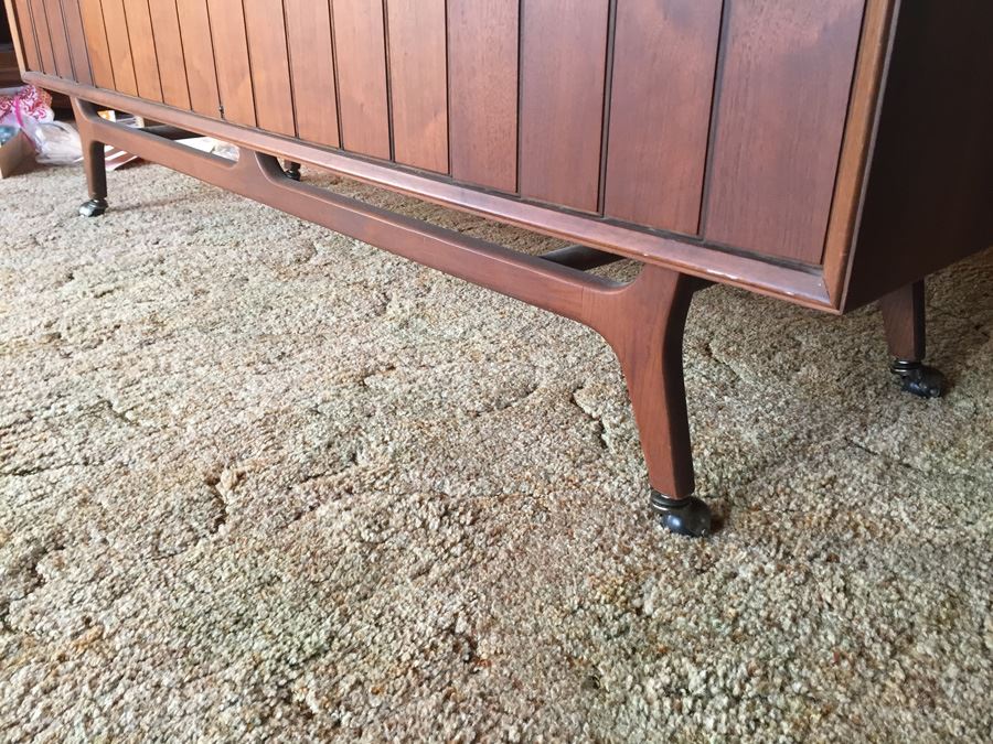 Mid-Century Stereo Console Cabinet Gutted Credenza [Photo 7]